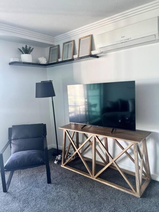 Pavillions - Hosted By Burleigh Letting Apartment